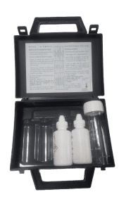 Kits de test de la dureté totale avec détection par changement de couleur pour adoucissement de l'eau, chaudières, systèmes de refroidissement, piscines et traitement des eaux usées. Eaux faiblement tamponnées.