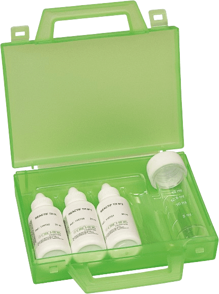 Mallette d’analyse utilisée pour l’entretien d’un adoucisseur d’eau et le contrôle de la dureté.