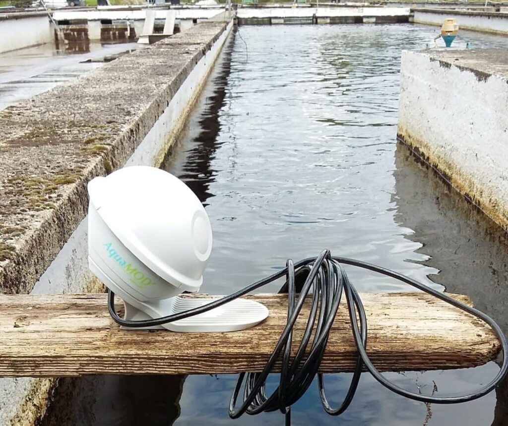 Ouvrage de traitement équipé pour l’IoT dans la surveillance de l’eau.