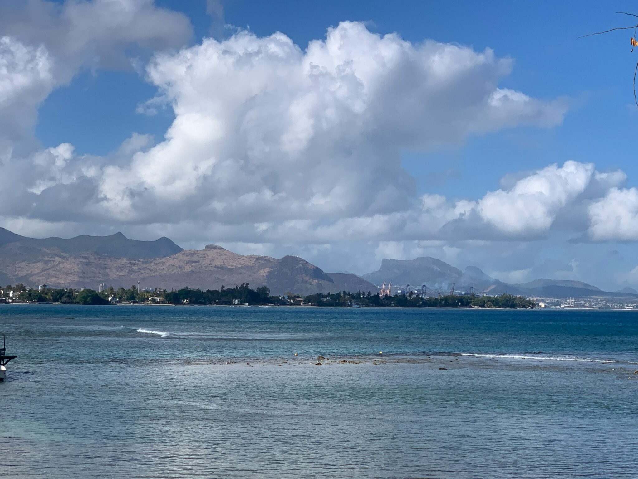 Milieu aquatique concerné par l’IoT dans la surveillance de l’eau.