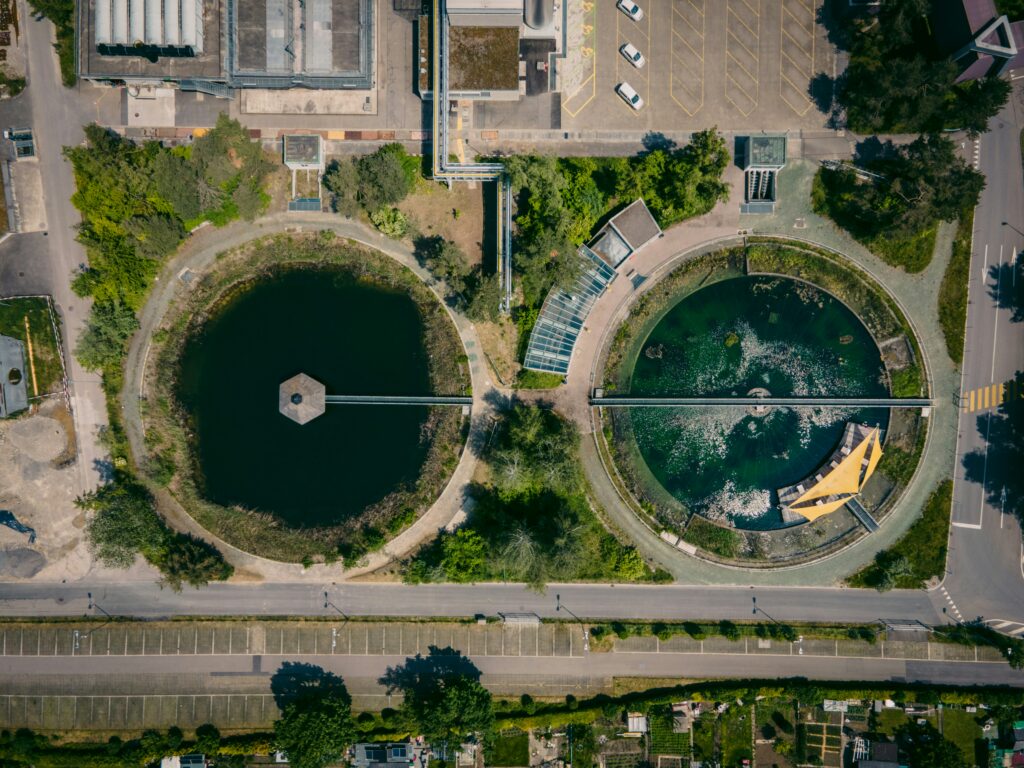 Klärbecken zur Überwachung von CSB und BSB im Abwasser.