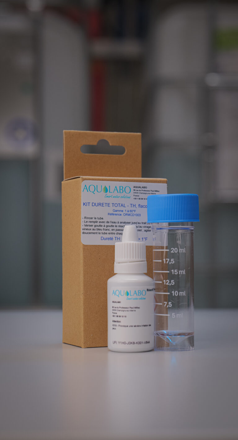 Kit d'analyse de la dureté de l'eau pour plombiers et installateurs.